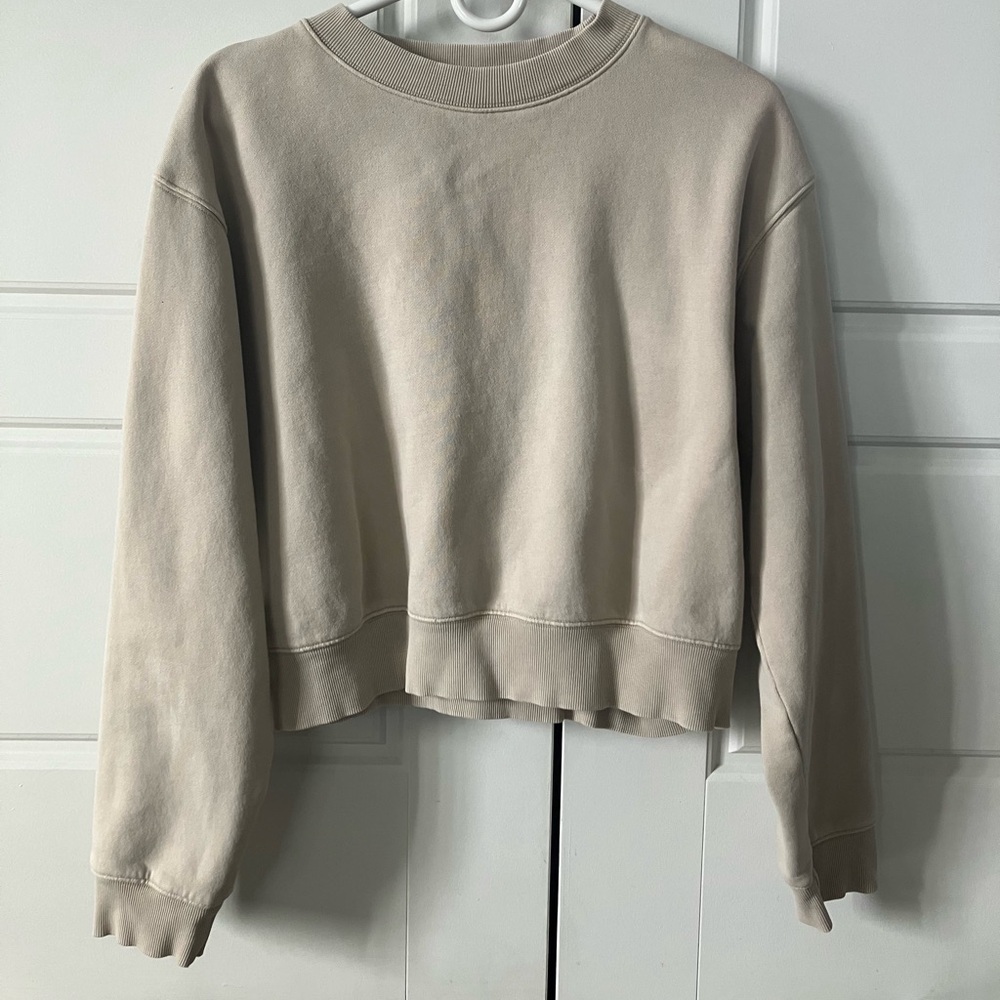 Aritzia TNA Cropped Sweatshirt